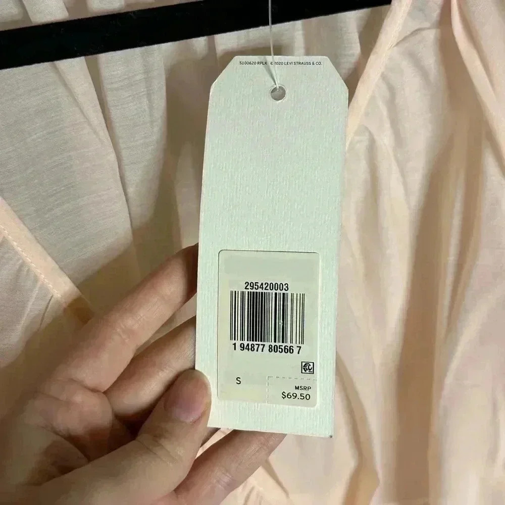 NWT Levi’s DELILAH WRAP PUFF SLEEVE TOP Small - Picture 8 of 8